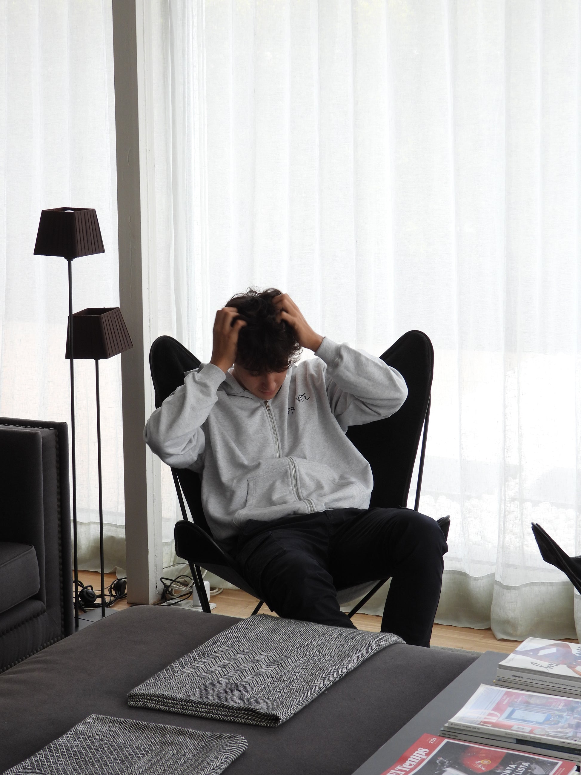 cozy essential zip hoodie